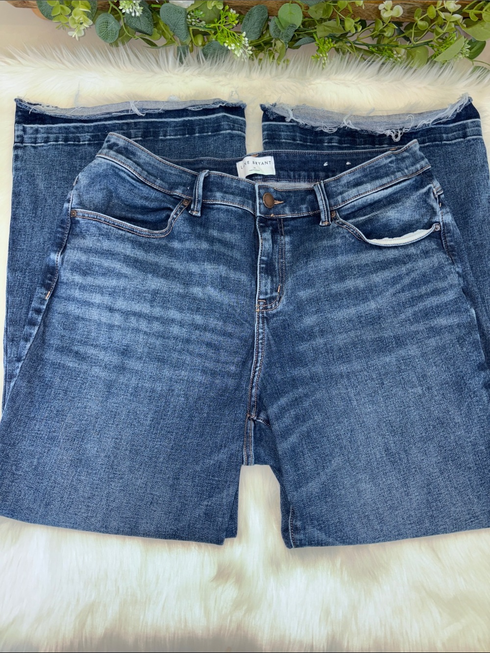 Women’s Lane Bryant Mid Rise Signature Fit Frayed Hem Jeans